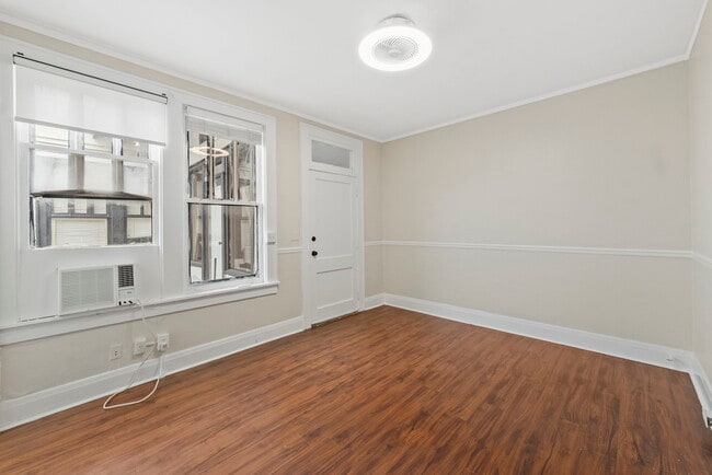 Building Photo - 4713 N Florida Ave