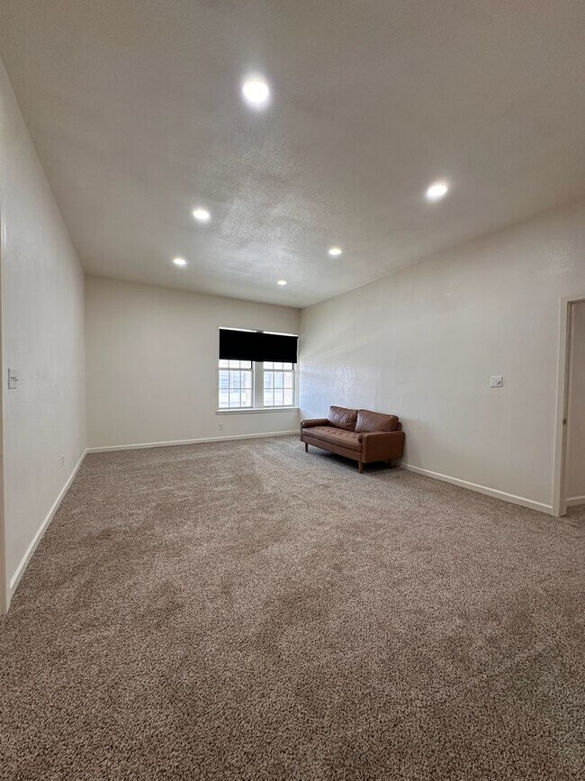 Foto del edificio - Fully Remodeled Downtown Townhouse