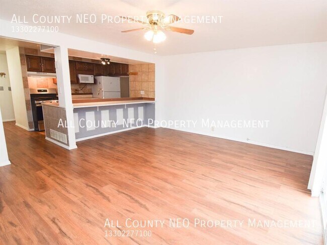 Foto del edificio - 1963 Ridge Meadow Ct. 2 Bed, 3 Bath Condo