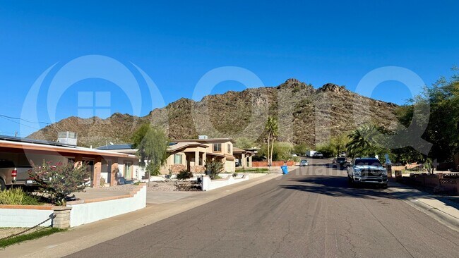 Building Photo - 1320 E Orchid Ln