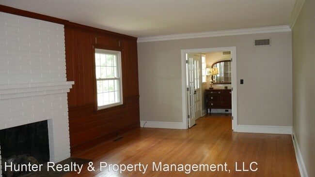 Building Photo - 3 br, 1.5 bath House - 2144 S Hawthorne Rd