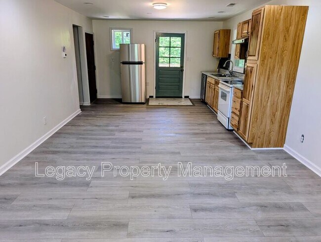 Foto del edificio - 4421 Kernersville Rd