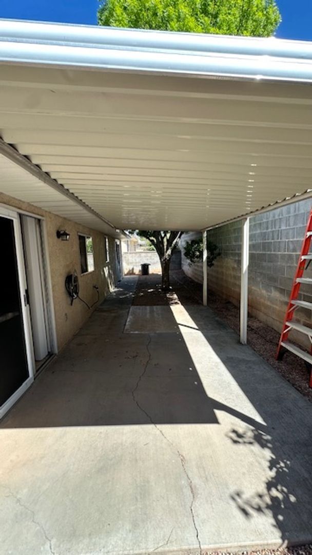 Foto del edificio - 3 Bedroom Home With Community Pool - Pet Friendly!