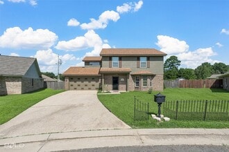 Building Photo - 1608 Shepherd Dr