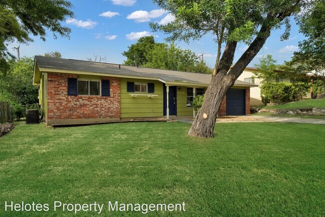 Building Photo - 3 br, 1 bath House - 4526 Clear Springs Dr.