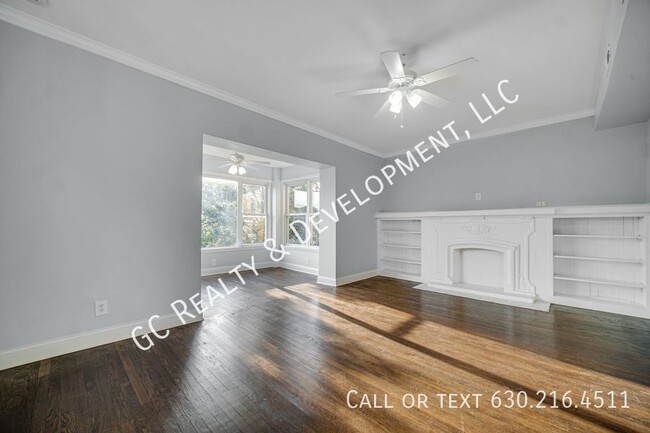 Building Photo - *** 1/2 MONTH FREE / ALBANY PARK / 3BDRM -...