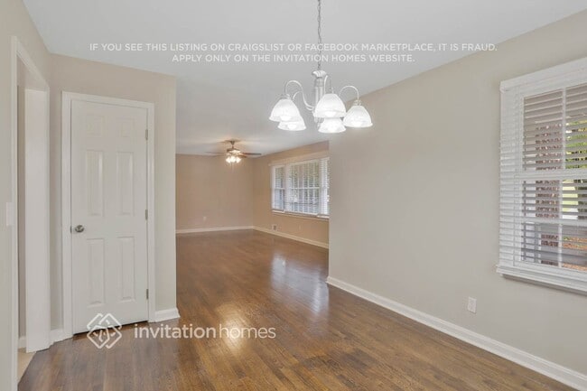 Building Photo - 705 Pinehill Dr