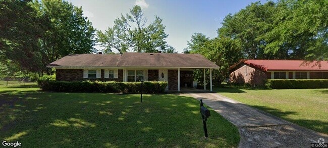Building Photo - 300 W Greenfield Dr