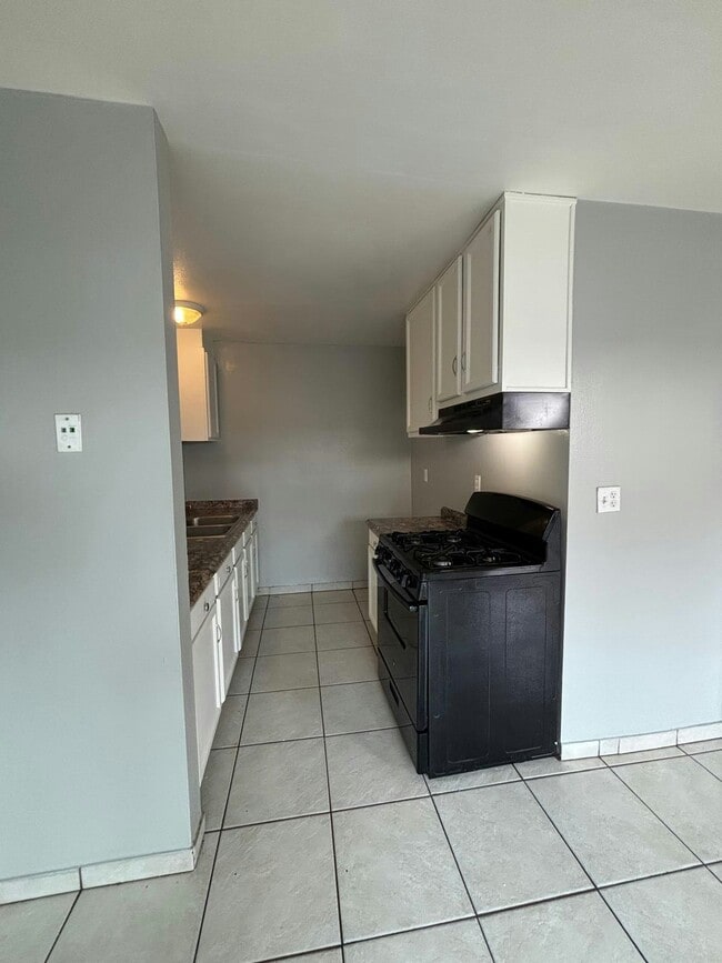 Foto del edificio - 1270 W 9th St