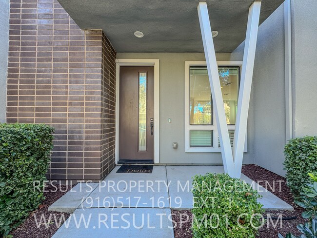 Foto del edificio - Spacious 4 Bedroom Home in McKinley Village Community