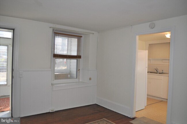 Building Photo - 383 Anderson Rd
