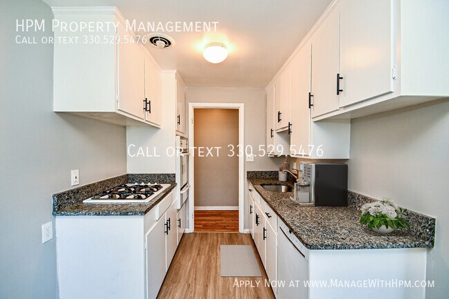 Foto del edificio - 885 S Green Rd