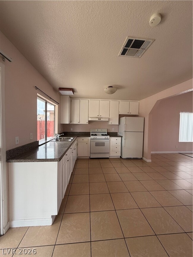 Building Photo - 5947 Via La Contera Dr