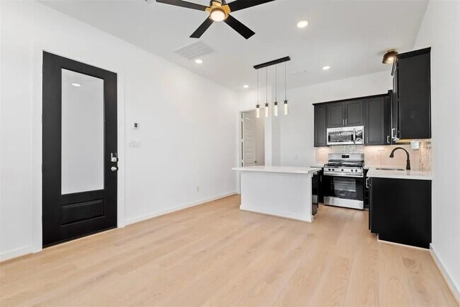 Building Photo - 8294 Boundary Waters Dr