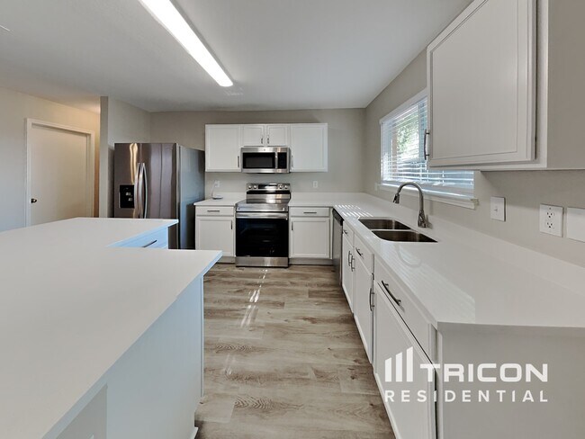 Building Photo - 8504 Hawkview Dr