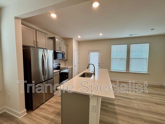 Foto del edificio - 52 Lavender Ln