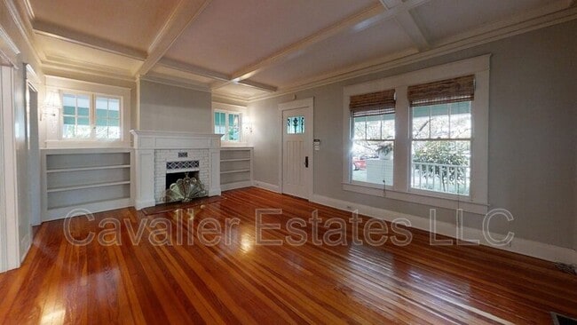 Building Photo - 810 S Packwood Ave