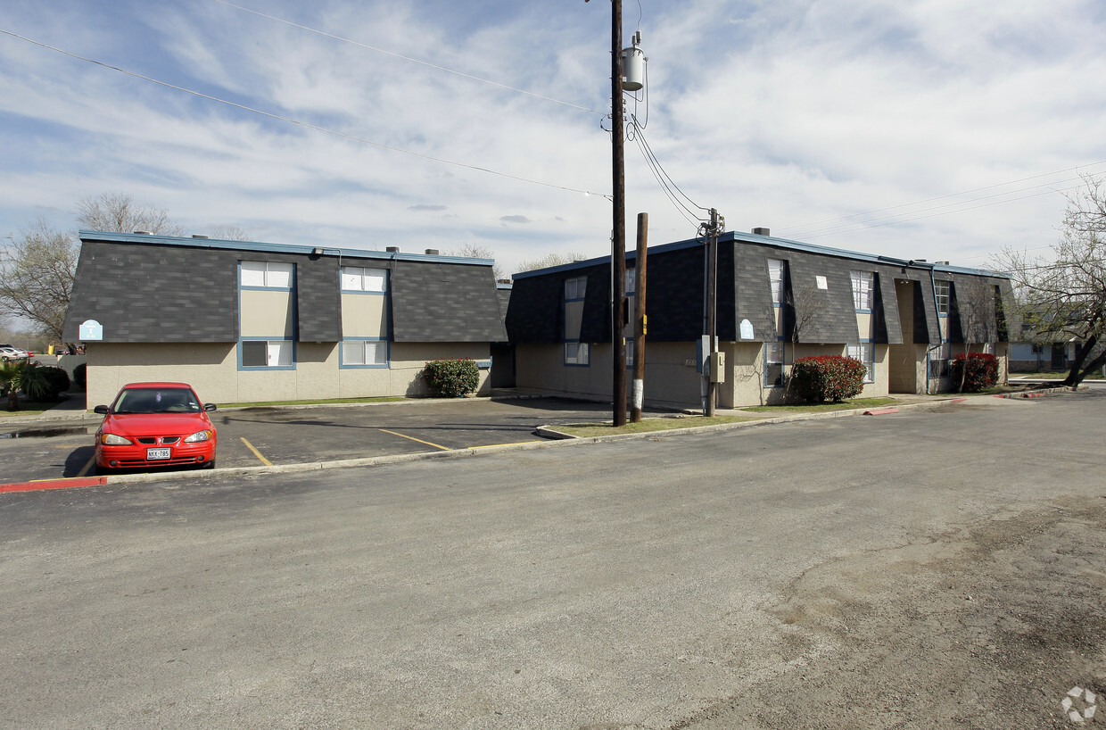 Building Photo - South Point Apartments