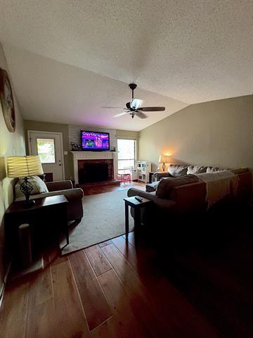 Building Photo - 2204 Homecraft Ln