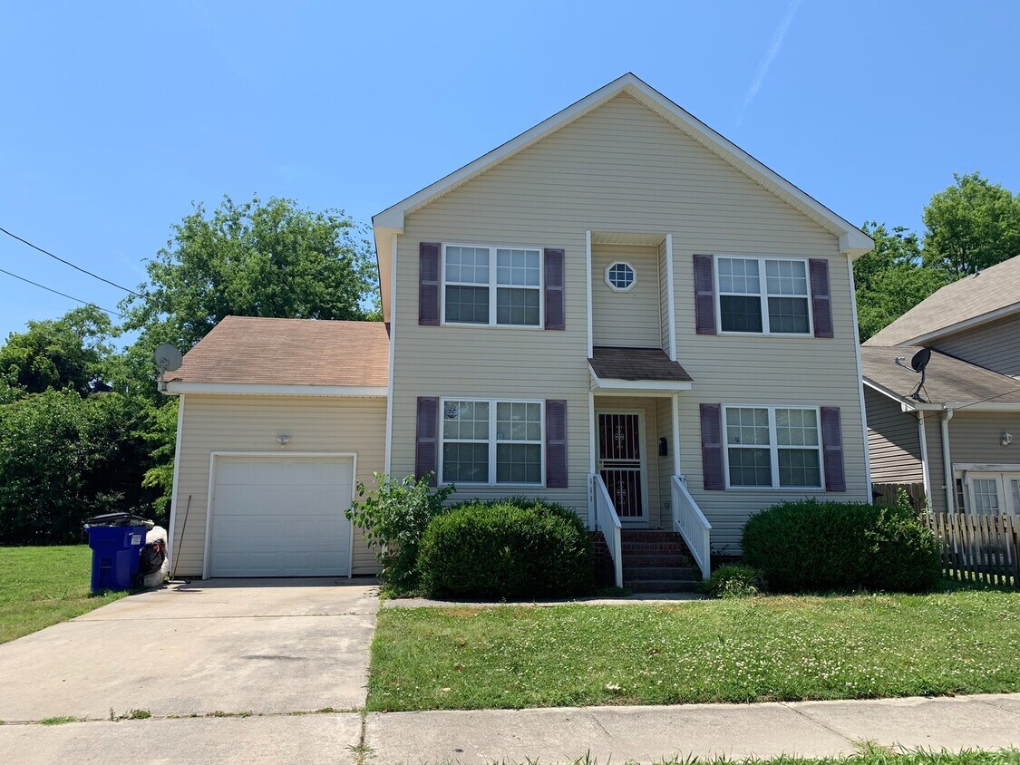 Foto principal - Spacious Single Family Home located in Par...