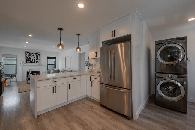 Foto del edificio - 3914 Somerset Dr