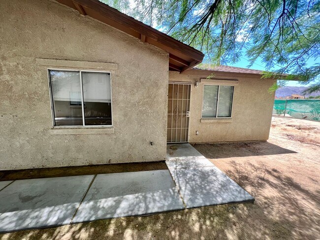Building Photo - 6484 Desert Knoll Avenue