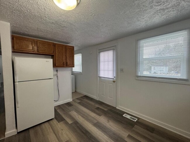 Building Photo - 413 Sandlewood Rd