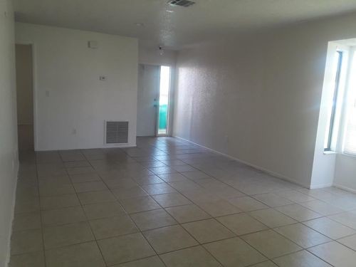 Foto del edificio - 525 SW Sara Blvd