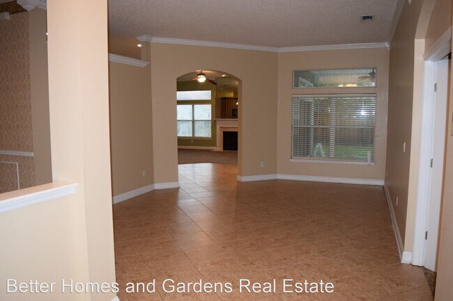 Building Photo - 5 br, 3 bath House - 40 Zachary Drive North