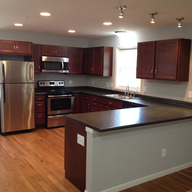 Foto del edificio - 2717 E 32nd St