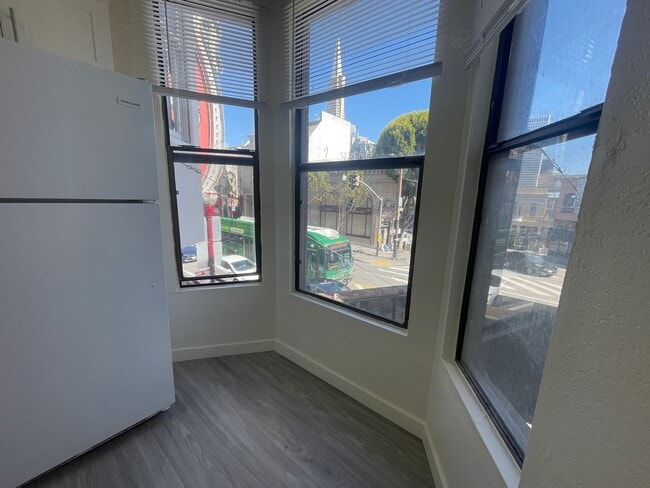 Building Photo - 558 BROADWAY-1