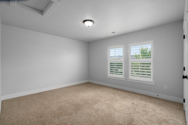 Foto del edificio - 7651 Scenic Maple Dr