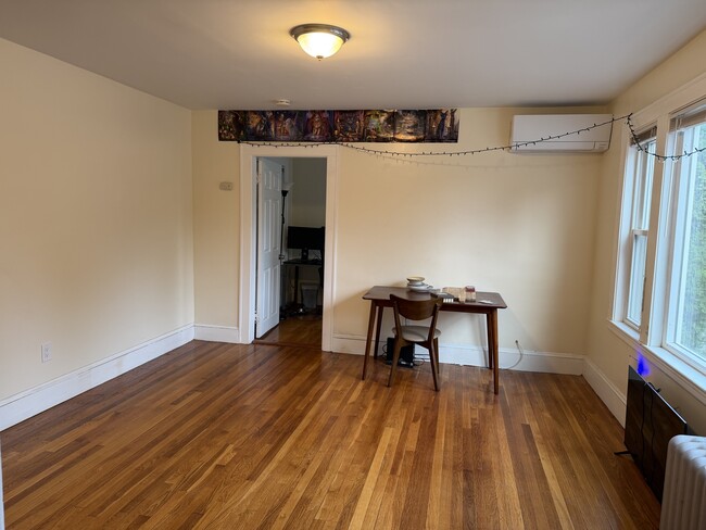 Building Photo - 8 Cenacle Rd