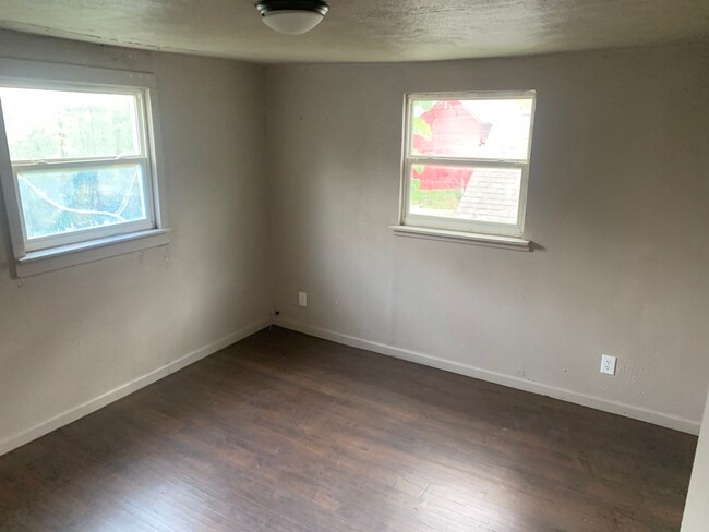 Building Photo - 1602 NE Jefferson St Lease ONLY
