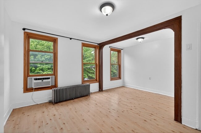 Building Photo - 232.5 6th St