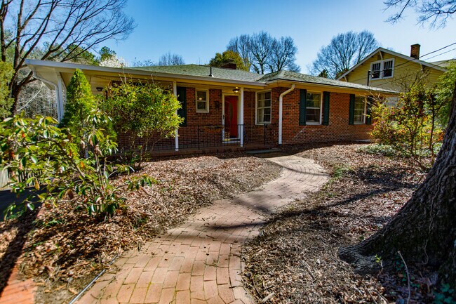 Building Photo - 2519 Chapel Hill Rd