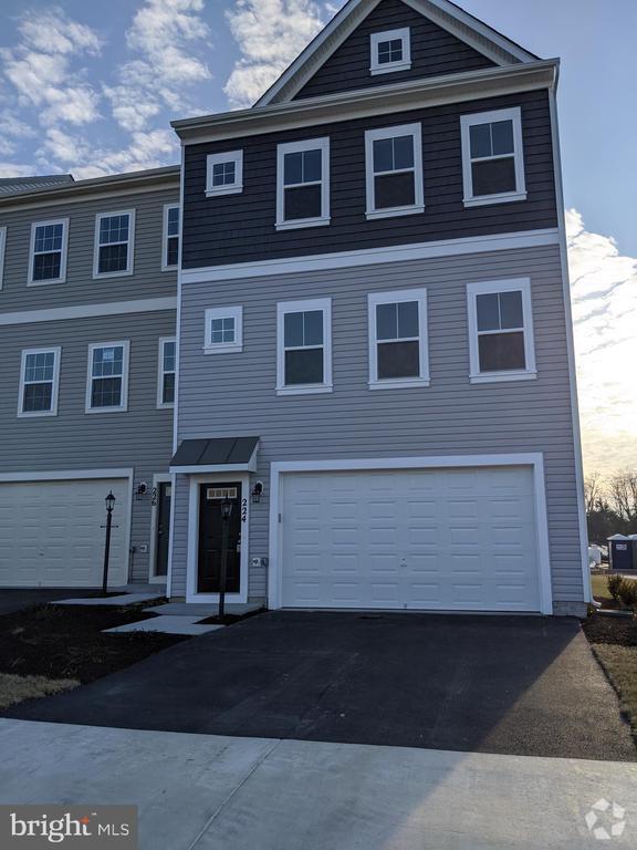 Building Photo - 224 Parkland Dr