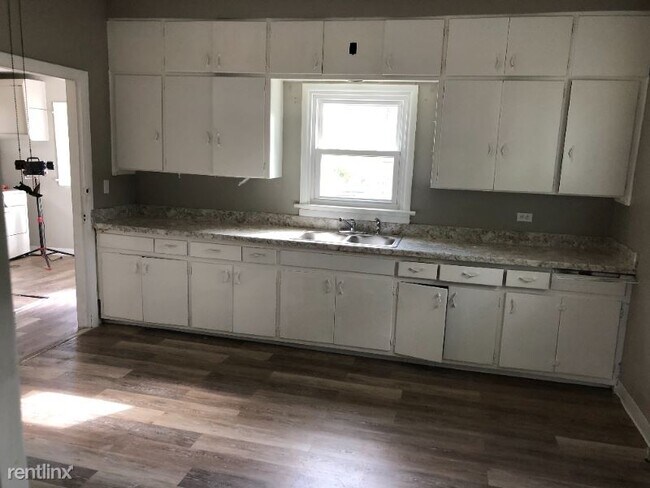 Building Photo - 3 br, 1 bath House - 113 Jackson St
