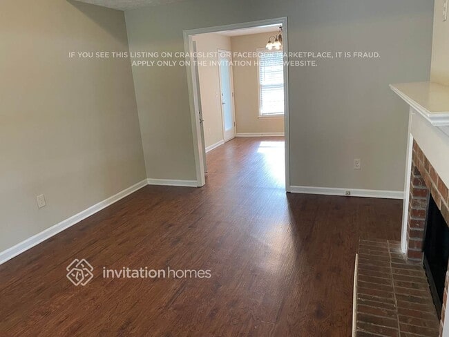 Building Photo - 3000 Meadow Ct