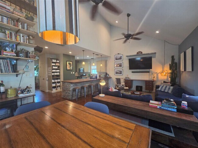 Foto del edificio - 408 W Croslin St