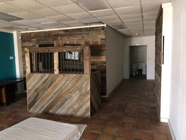 Building Photo - 00235 S COMMERCIAL ST ARANSAS PASS, TX 78336