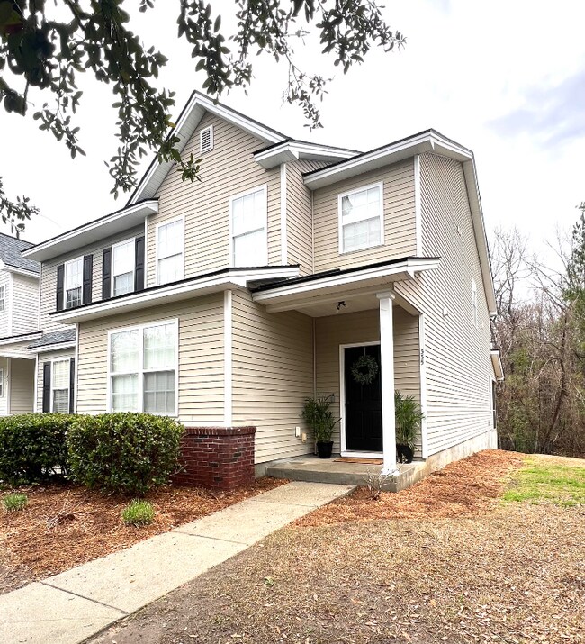 Building Photo - 335 Flyway Rd