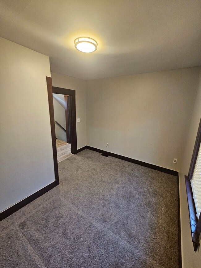 Building Photo - Sackett3621