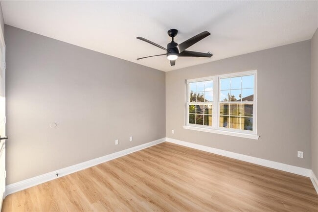 Building Photo - 302 Harbor Cir