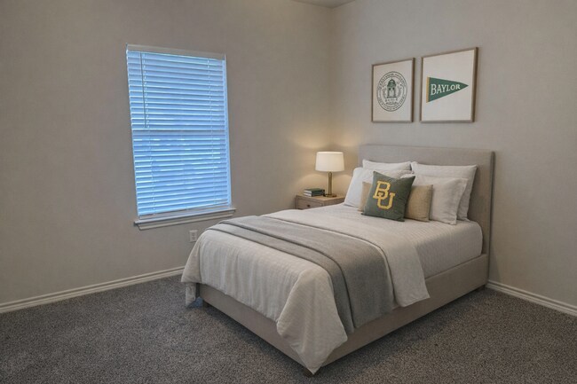 Building Photo - Living Just Blocks from Baylor University