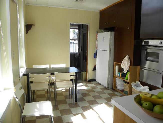 Foto del edificio - 92 Endicott St