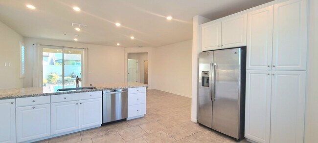 Foto del edificio - Beautiful Single Story Home in 55 + Commun...