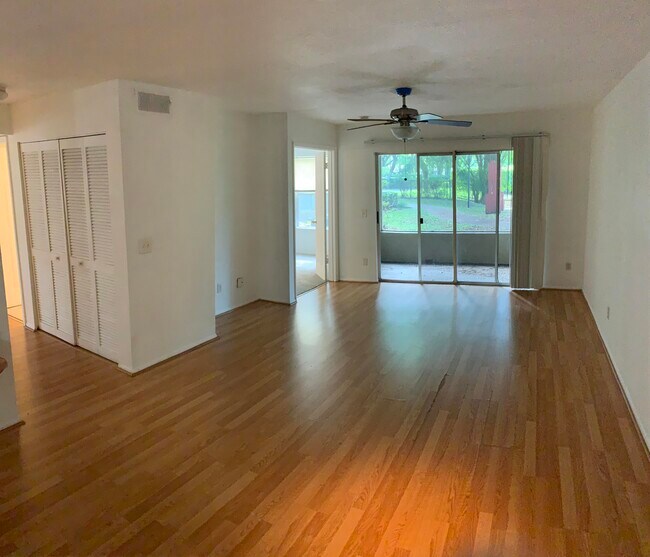 Foto del edificio - 1725 Palm Cove Blvd