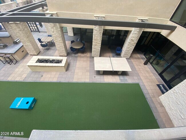 Foto del edificio - 7300 E Earll Dr