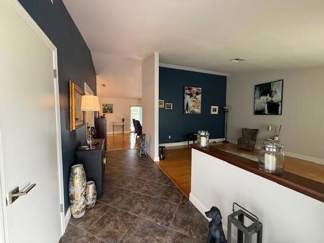 Foto del edificio - 847 Foresteria Ave